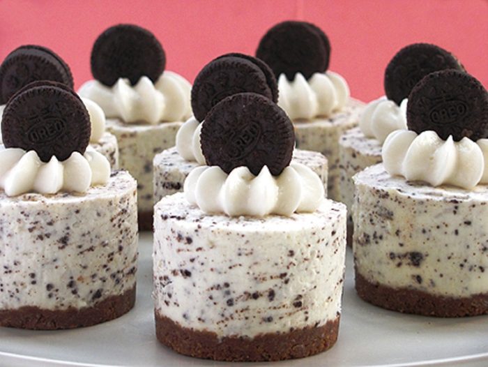 Oreo Cookies and Cream No-Bake Cheesecake ~ An adult dessert gets some kid lov’n with an Oreo crush.