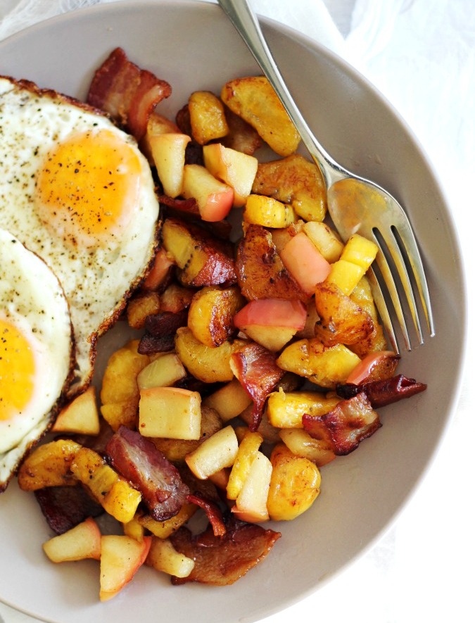 Paleo-plantain-apple-bacon-hash