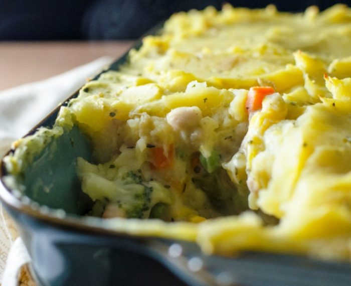 This vegan, gluten-free white bean shepherd's pie recipe is both tasty and easy to make and with a little planning, you can prepare it in about an hour.