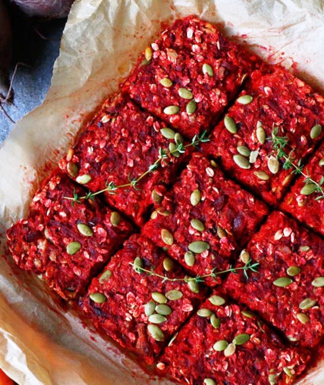 Savoury-beetroot-carrot-and-oat-bake