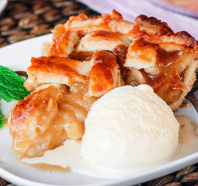 Scrumptious-caramel-pear-pie