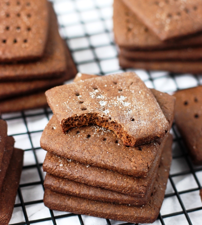 Homemade-chocolate-graham-crackers