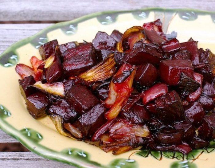 Roasted-beet-and-fennel-salad-with-balsamic-glaze