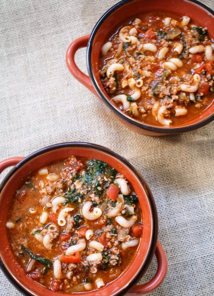 Beef-tomato-and-macaroni-soup