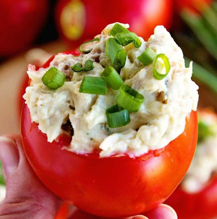 Bacon-ranch-chicken-salad-stuffed-tomatoes-recipe