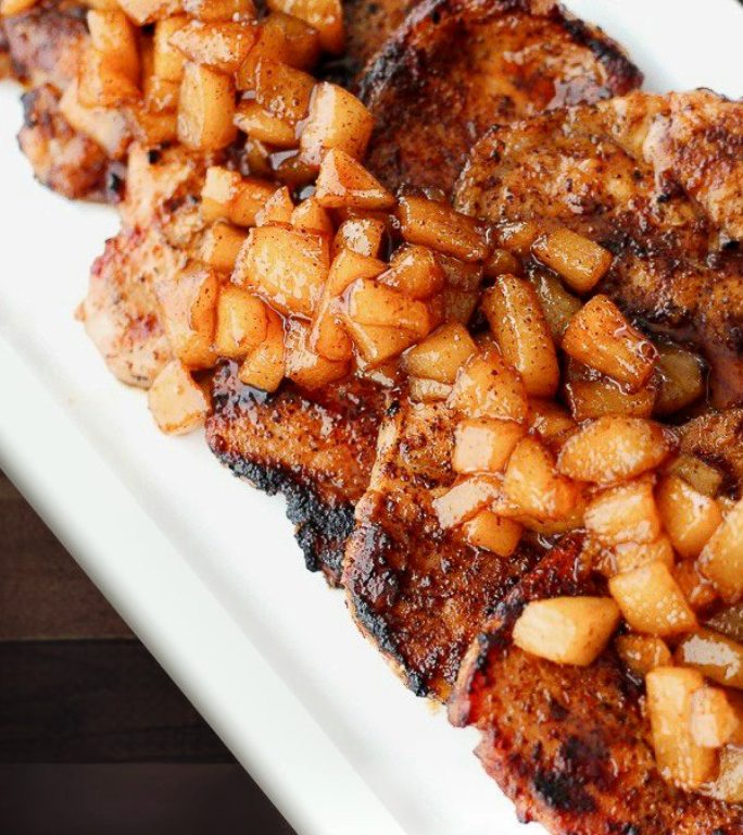 Cinnamon-pork-chops-with-spiced-pears