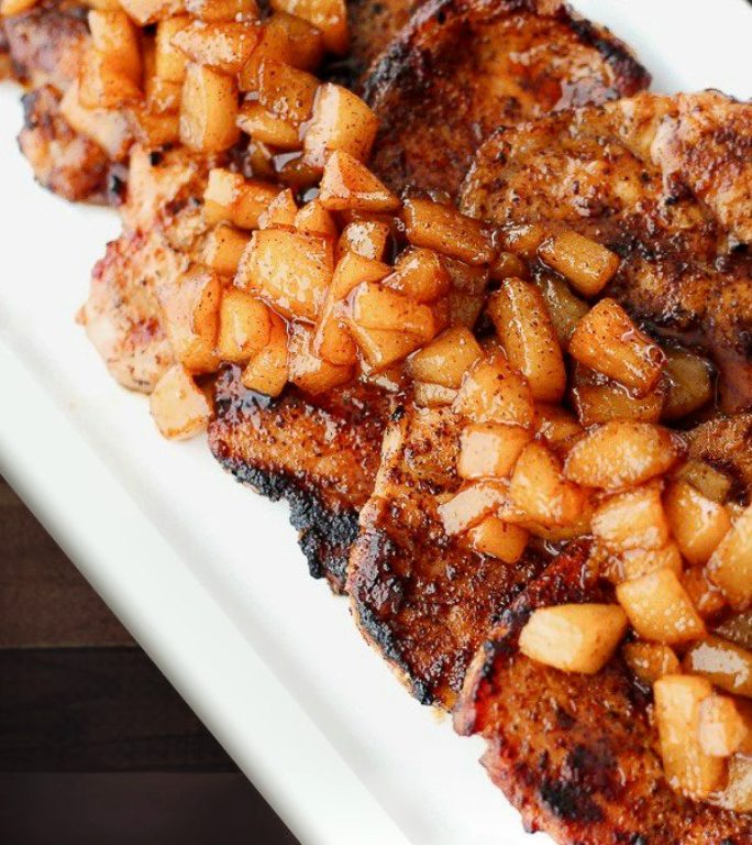 Cinnamon-pork-chops-with-spiced-pears