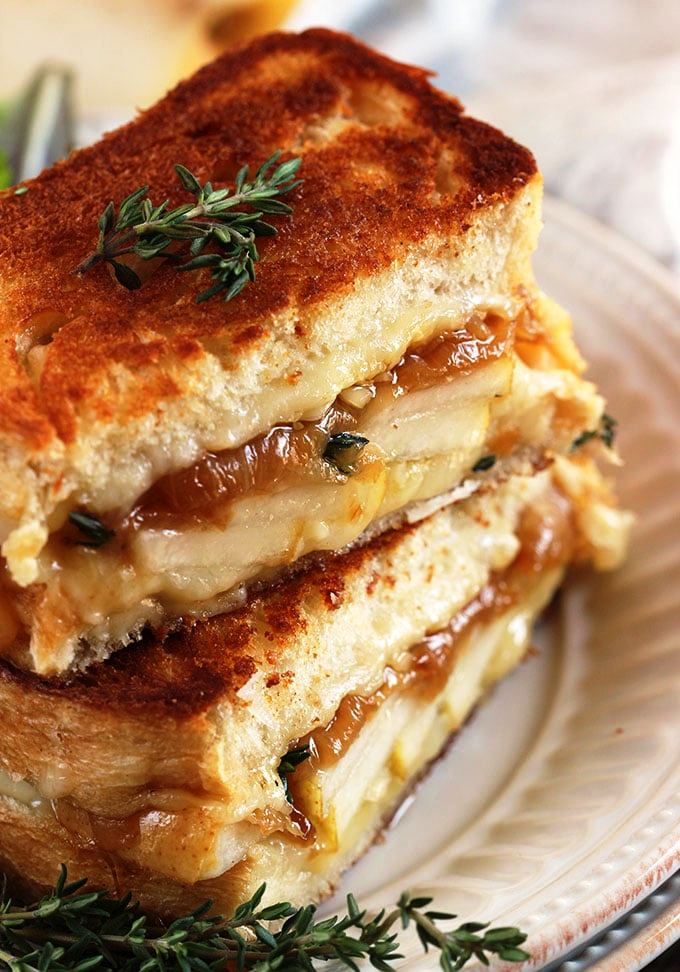 Caramelized-onion-pear-grilled-cheese