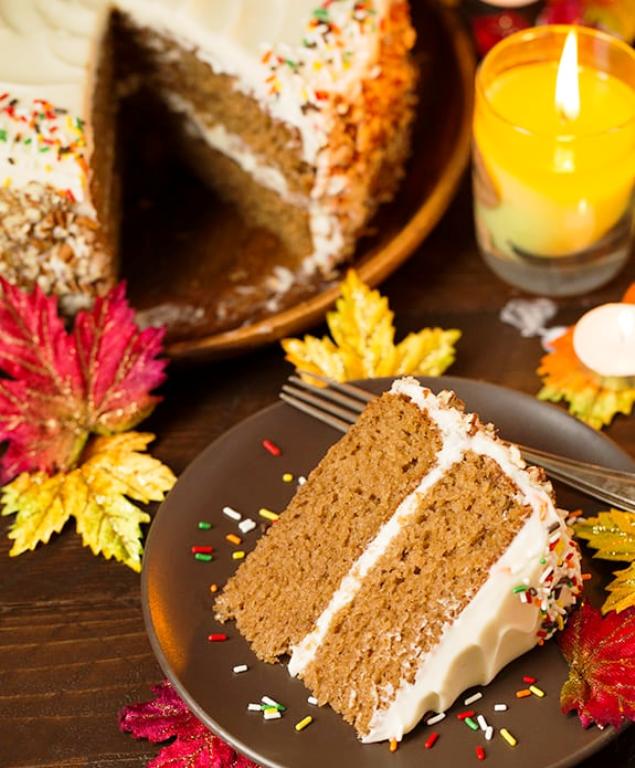 Autumn-spice-cake-with-cream-cheese-frosting