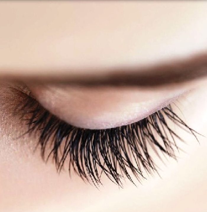 Coconut-oil-for-eyelashes