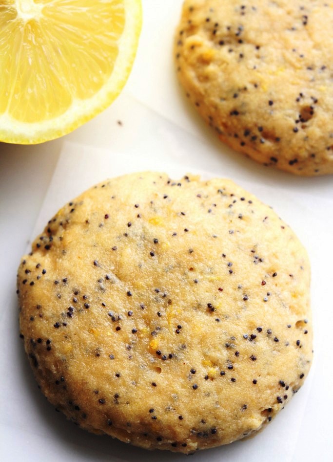 Lemon-poppy-seed-protein-cookies