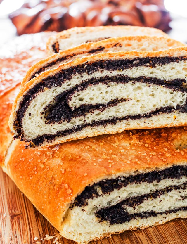 Polish-poppy-seed-roll