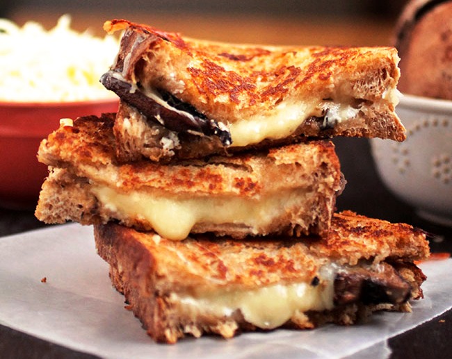 Thyme-roasted-mushroom-grilled-cheese