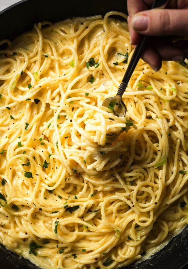 Creamy-three-cheese-spaghetti-recipe