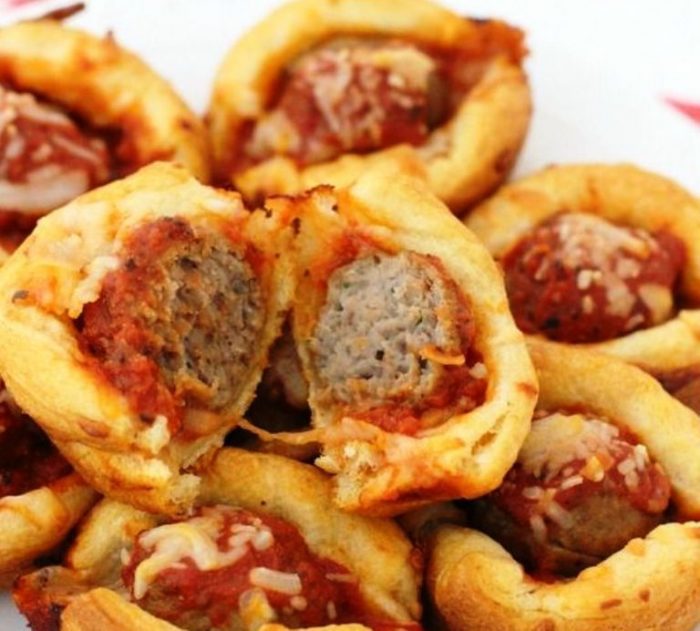 Pepperoni and Cheese Pizza Bombs are amazingly delicious, offer a great taste and make you go bananas! Read on to learn the recipe!