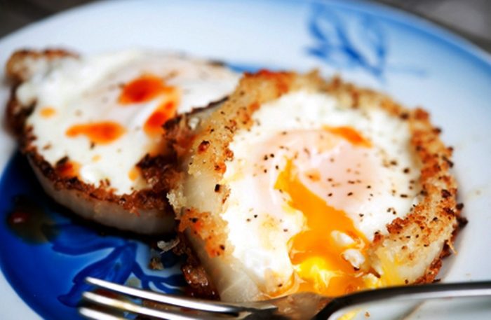 Onion-ring-eggs