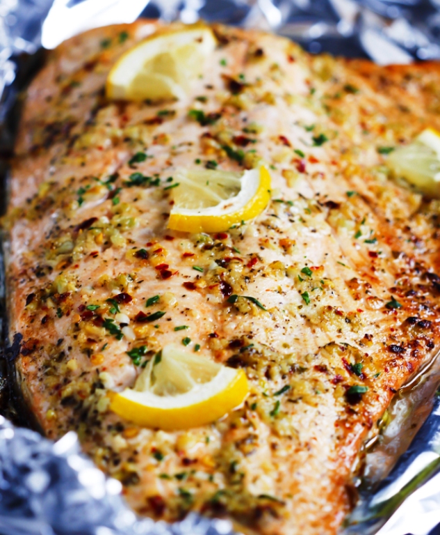 Garlic-butter-salmon-in-foil-recipe