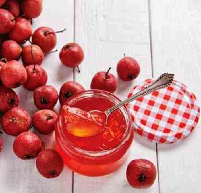 Delicious hawthorn berry jelly to make and store.