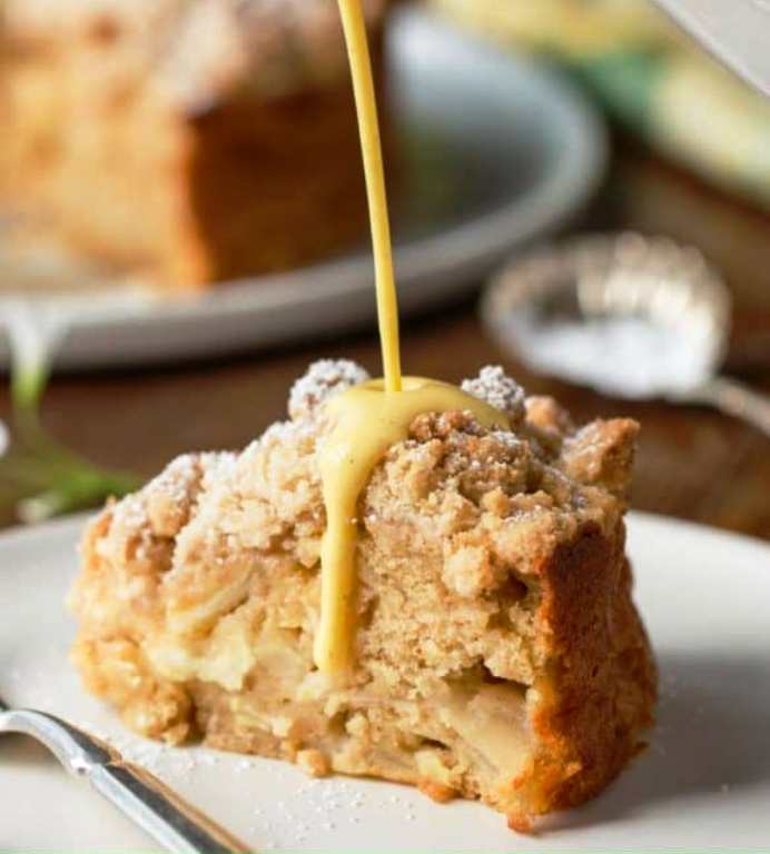 Irish-apple-crumble-cake-apple-brandy-sauce