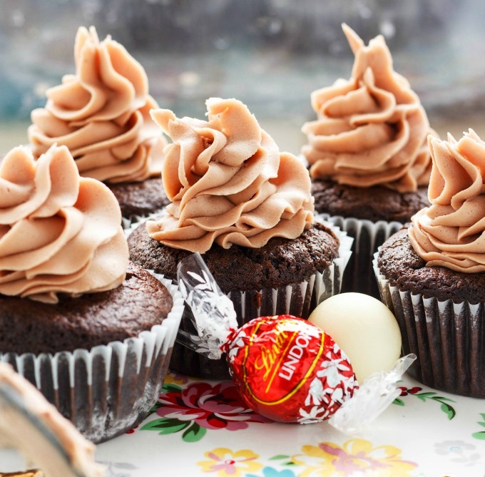 Lindt-lindor-milk-chocolate-cupcakes