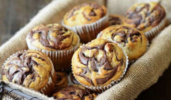 Nutella-banana-swirl-muffins