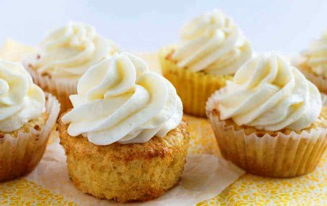 Pineapple-cupcakes
