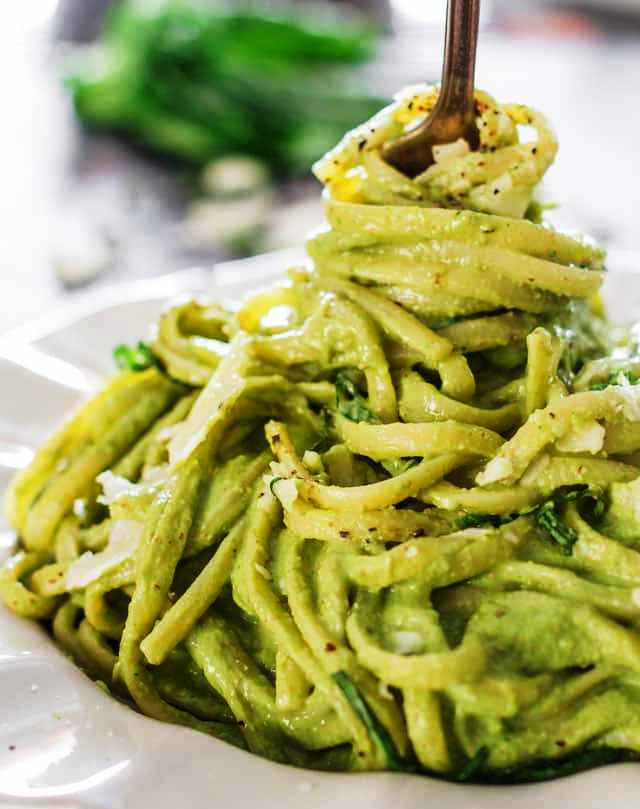 Creamy-avocado-spinach-pasta