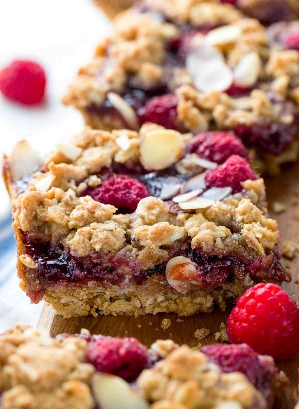 Vegan-whole-grain-raspberry-breakfast-bars