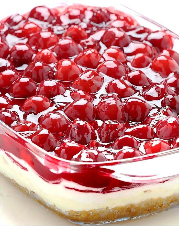 No-bake-cherry-cheesecake-lasagna