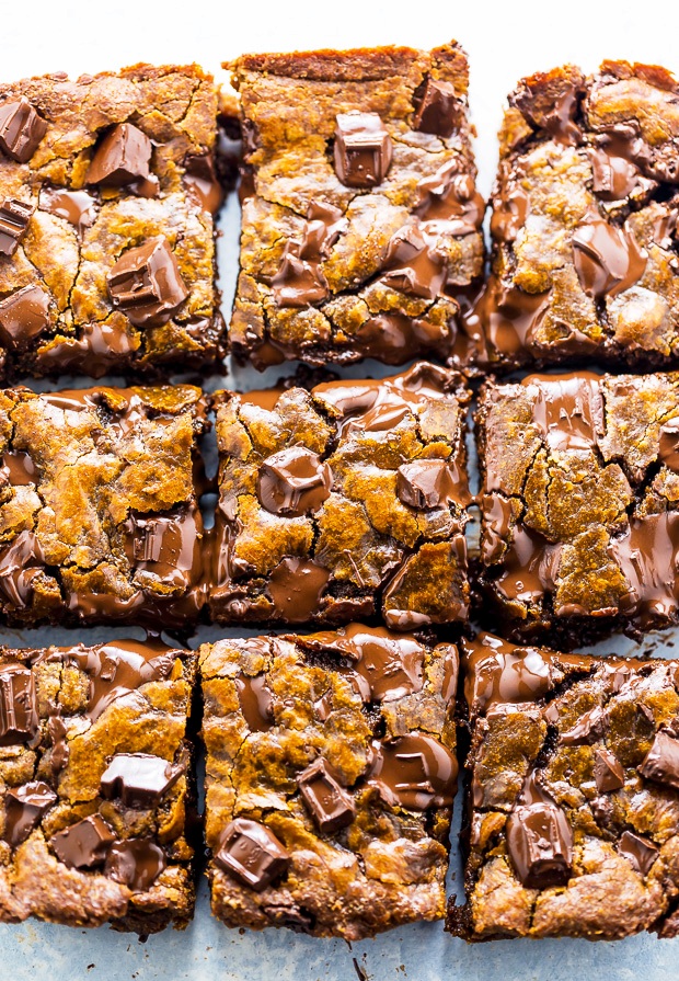 Gooey-chocolate-chunk-cookie-butter-bars