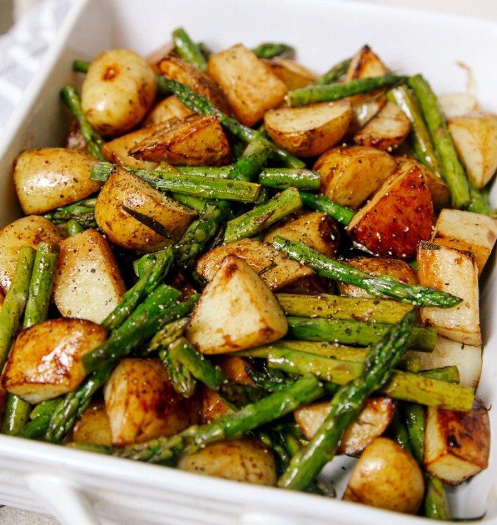 Balsamic-roasted-new-potatoes-asparagus