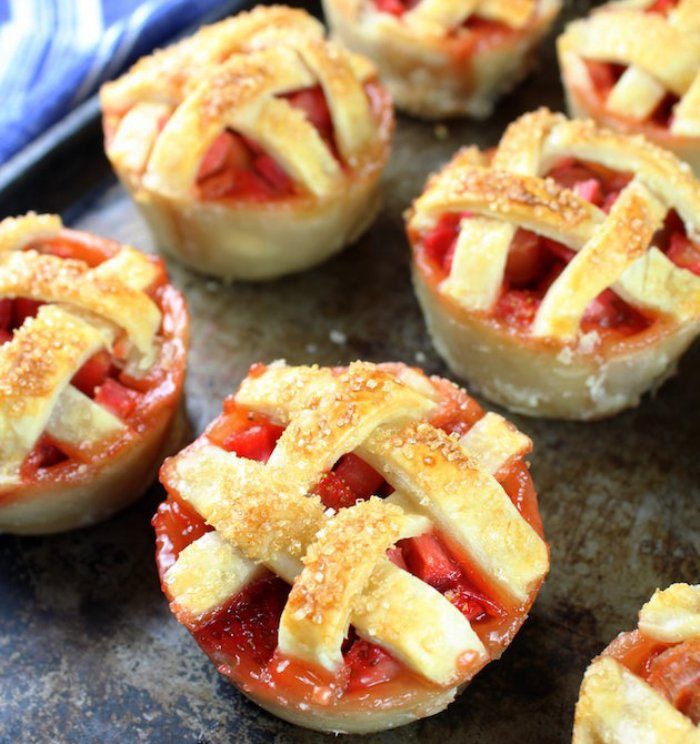 Mini-strawberry-rhubarb-pies