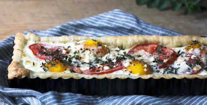 This Tomato Feta Egg Tart is perfect as an appetizer, side dish, or even for breakfast. It’s beautiful and incredibly delicious.