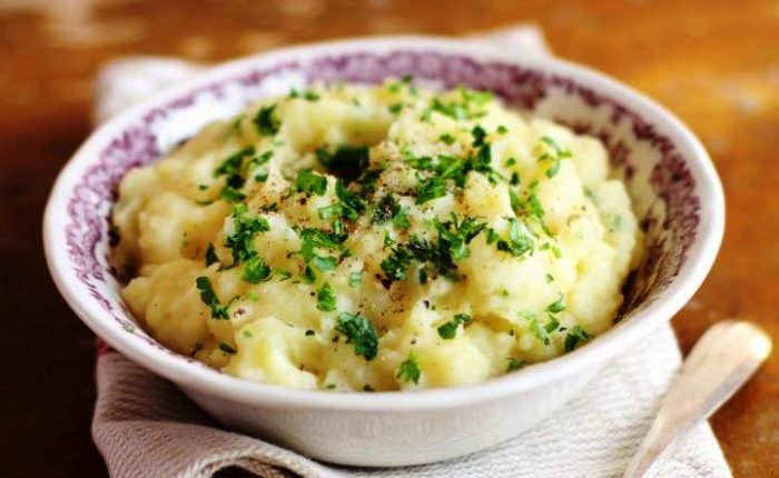 Roasted-garlic-mashed-potatoes