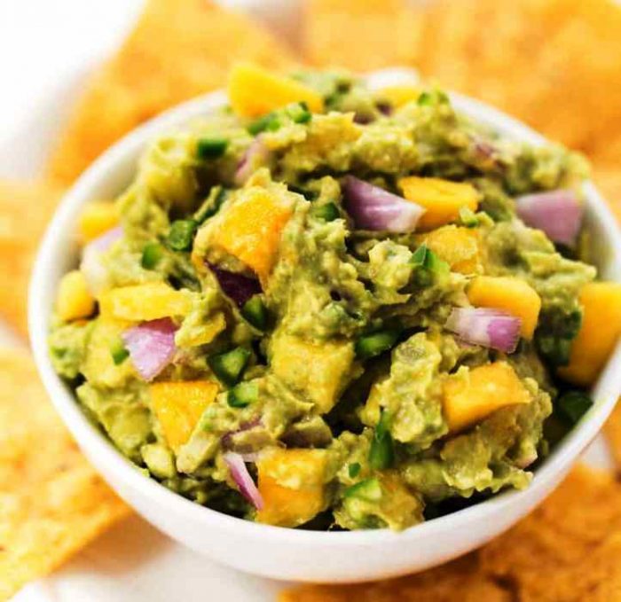 Spicy-mango-guacamole