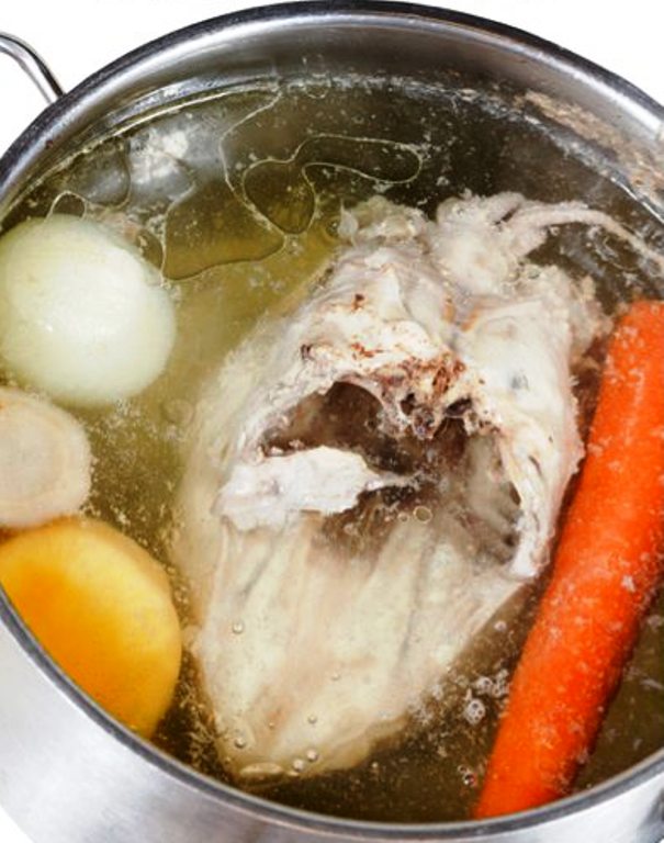 Homemade-bone-broth-chicken-broth-recipe