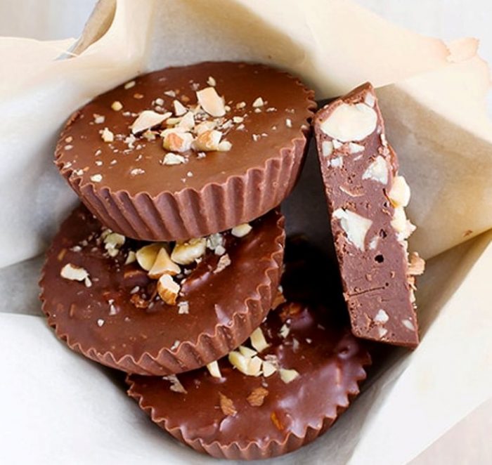3 ingr.Chocolate-almond-butter-fudge-cups