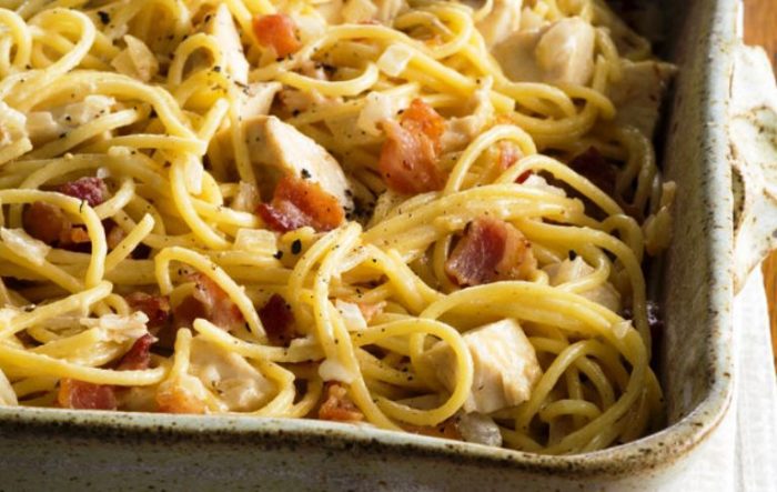 Chicken-carbonara dish