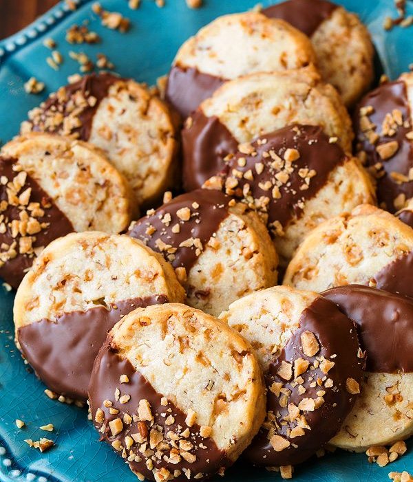 Chocolate-dipped-toffee-pecan-shortbread-cookies