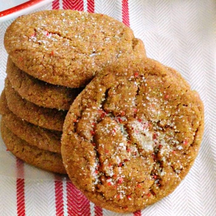 Easy-soft-molasses-spice-cookies