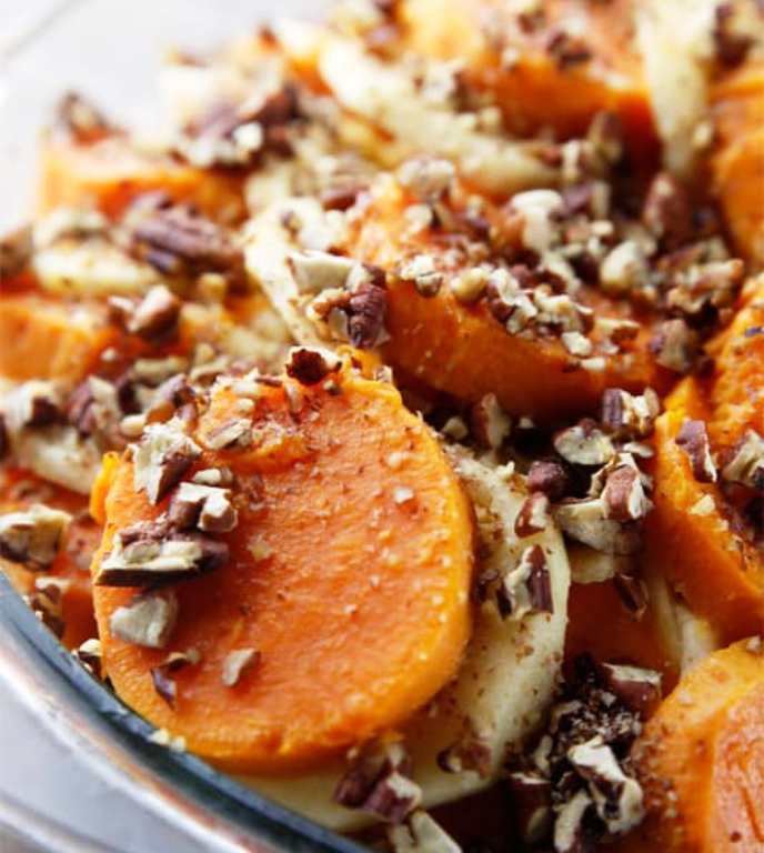 This Honey Glazed Apple & Sweet Potato Casserole is the ULTIMATE way to feast on Sweet Potatoes this Holiday Season – or any season for that matter! This recipe contains no refined sugar, and instead uses apples and honey to achieve the perfect sweetness.