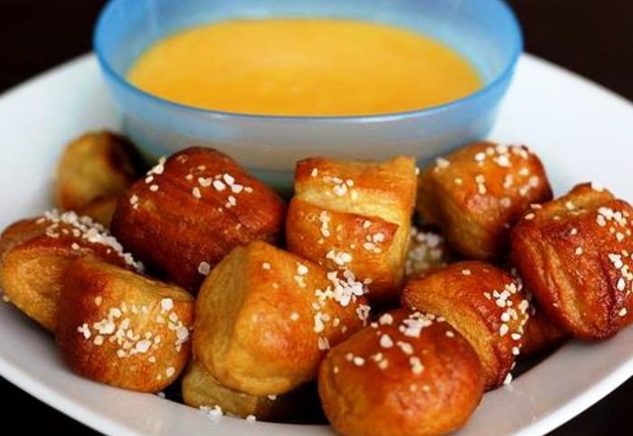 Homemade Soft Pretzel Bites-these little pretzel bites are fun to make at home and are great for parties and game day!