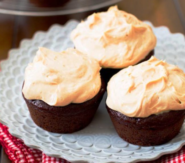 Peanut-butter-greek-yogurt-frosting