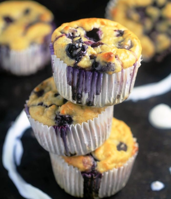 Blueberry-oatmeal-greek-yogurt-muffins