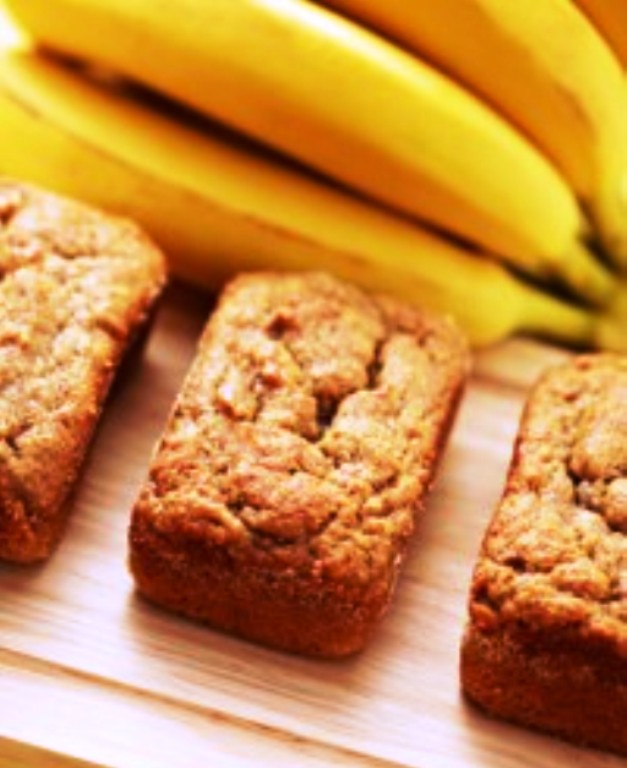 This coconut flour banana bread is suitable for those following the GAPS, SCD or Paleo diets; it’s such a great snack, treat or dessert! Coconut flour is a great alternative for those looking for gluten-free and/or grain-free recipes.