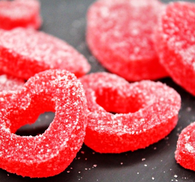 If you need a cute and easy Valentine’s Day treat, check out this amazing homemade Gumdrops Recipe in a red heart-shaped using applesauce and a few additional ingredients.