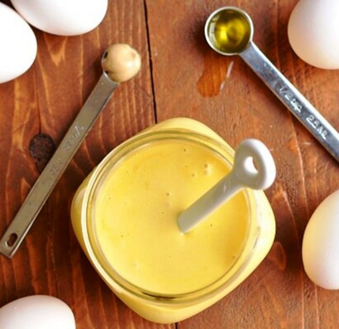Here is a simple 5 minute recipe for salad dressing using apple cider vinegar. Plus I have a simple list of the elements to make a great homemade salad dressing and vinaigrette from scratch.