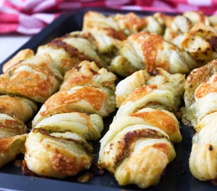  Does your mouth water in the supermarket bakery section? Mine does, and especially when I spot these freshly baked (warm!) cheese twists with pesto. Luckily, you need just 4 ingredients to make your own!