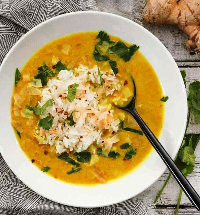 This Golden Coconut Lentil Soup tastes. It’s light, bright, clean, and simple. And that’s exactly what I needed yesterday.