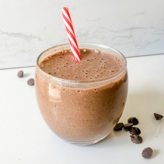 Prepare this delicious Choc Chia Breakfast Smoothie in two minutes and start your day with a nourishing start even on the days you’re in a hurry. Prep time? 2 minutes!